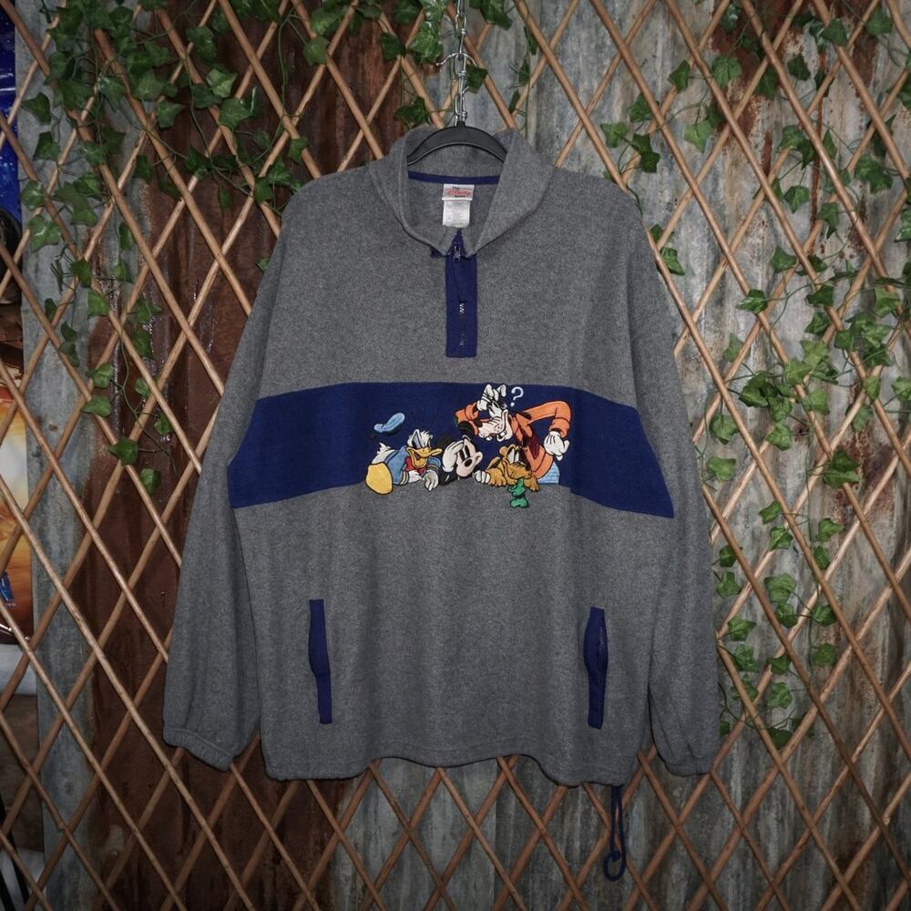 XL - Vintage Y2K Disney Sweatshirts embroidered donald duck